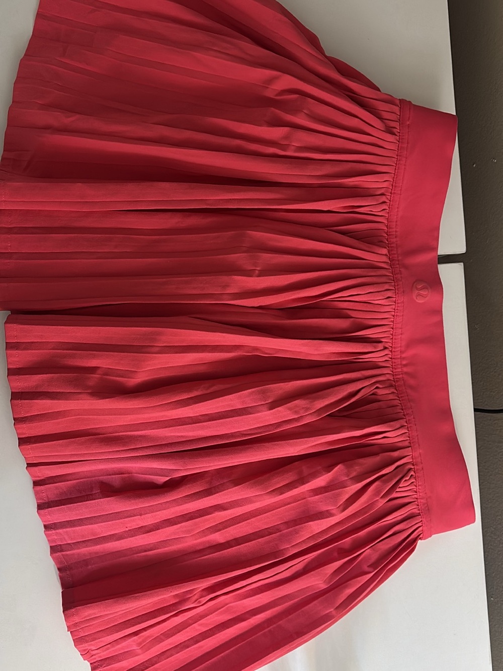 Pink pleated lululemon skirt